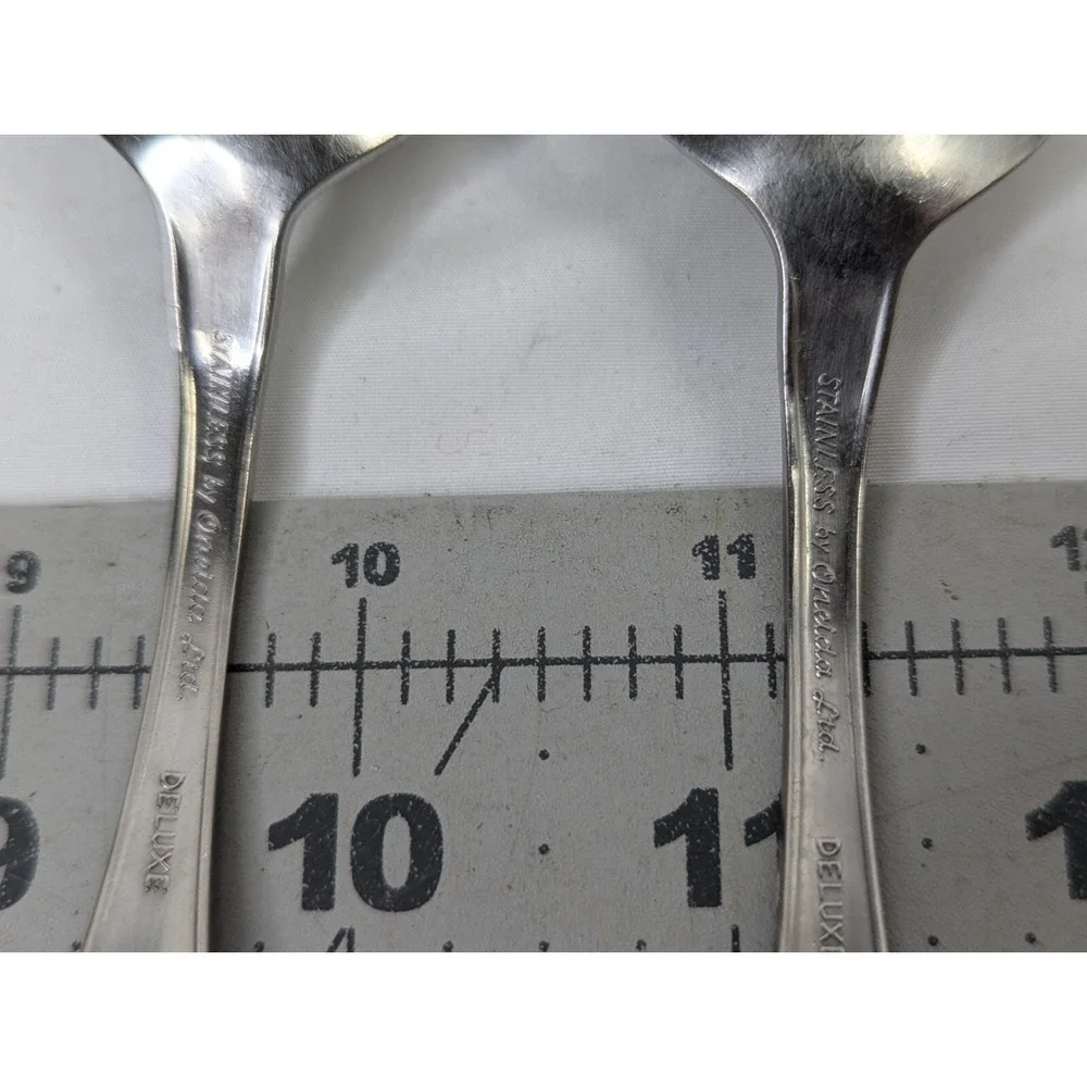 Oneida Stainless‎ Deluxe Spoon Knife Lot